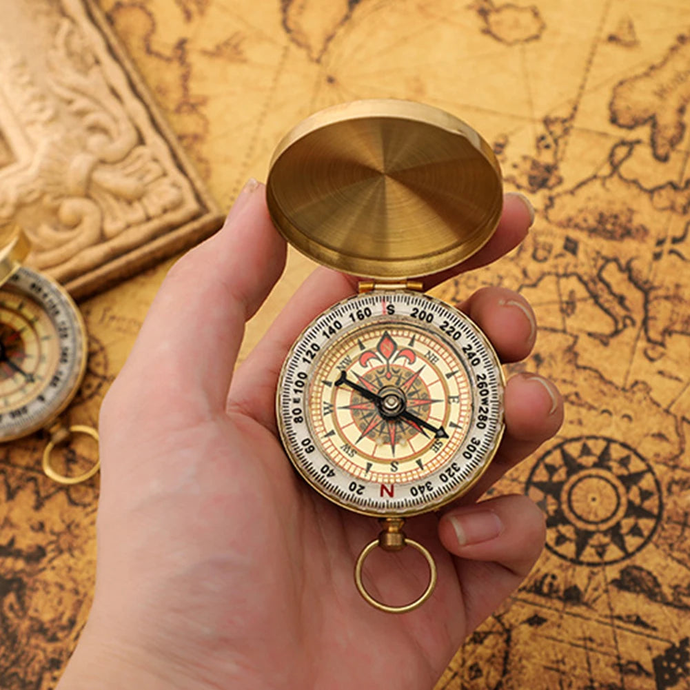 Mini Portable Camping Hiking Pocket Brass Golden Compass Portable Compass Navigation for Outdoor Activities Retro Flip Compasses